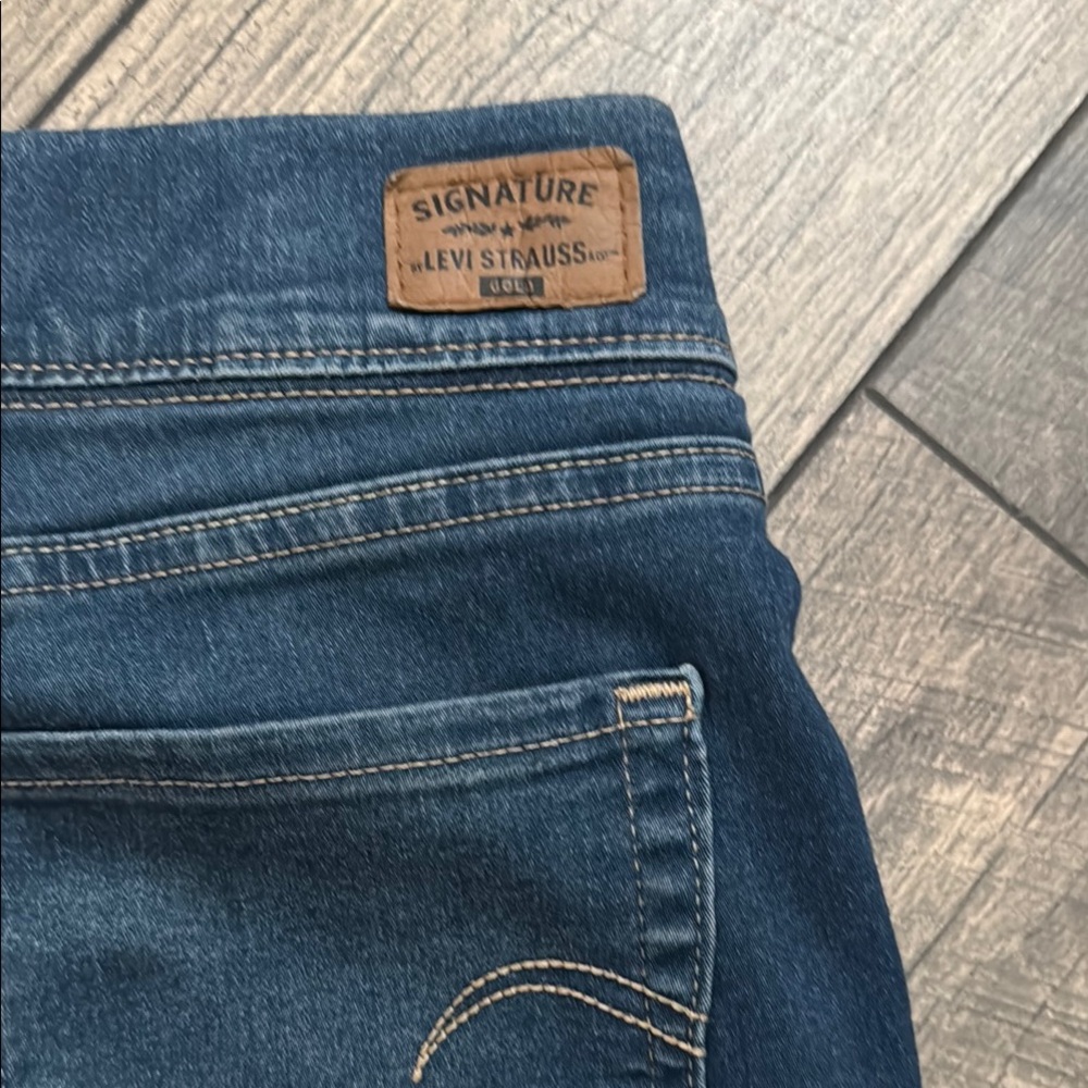 Levi's Pull On Skinny Jeans- Totally Shaping  Size 12 - Picture 7 of 9